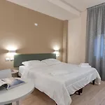 בית הארחה Astoria Comfort 3*